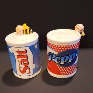 Salt and Pepper Shaker Set - Blue and Red